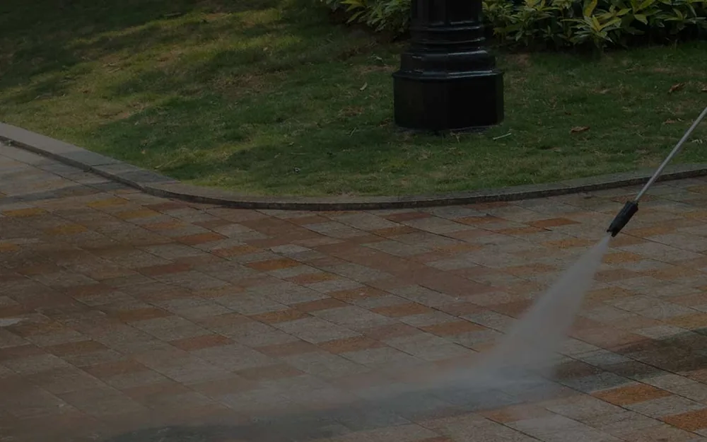 Pressure washing commercial sidewalks and concrete flatwork